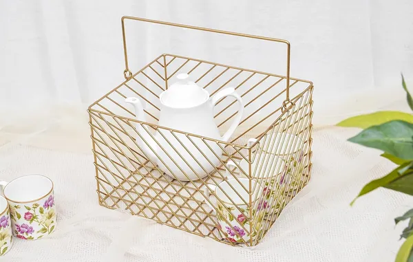 Gold_Plated_Square_Wire_Metal_Basket_With_Handle_(20D_X_26W_X_17H_Cm)