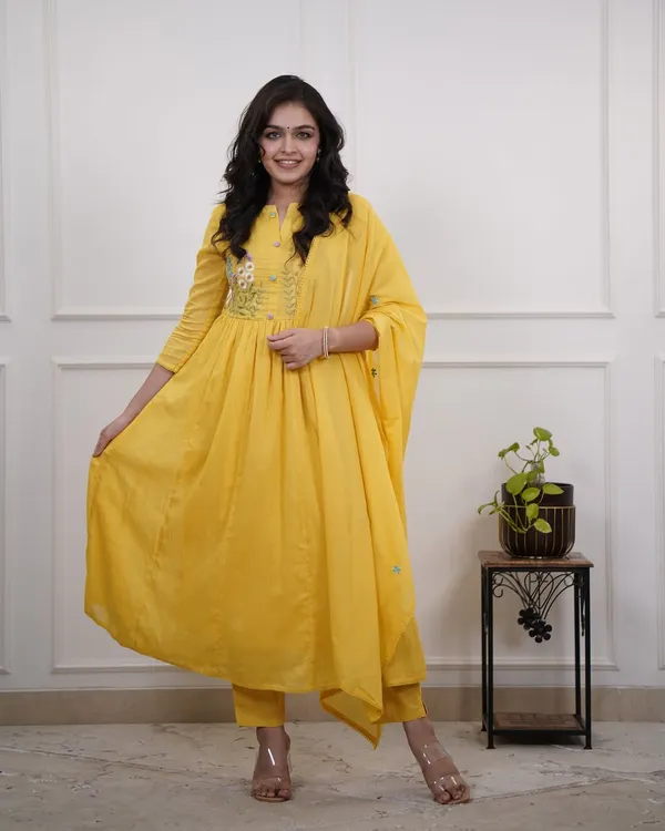 Beautiful_Cotton_Anarkali_For_Women_And_Girls