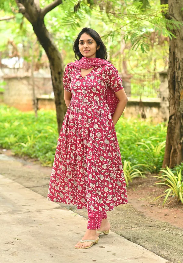 Cotton_Anarkali_For_Beautiful_Women_And_Girls