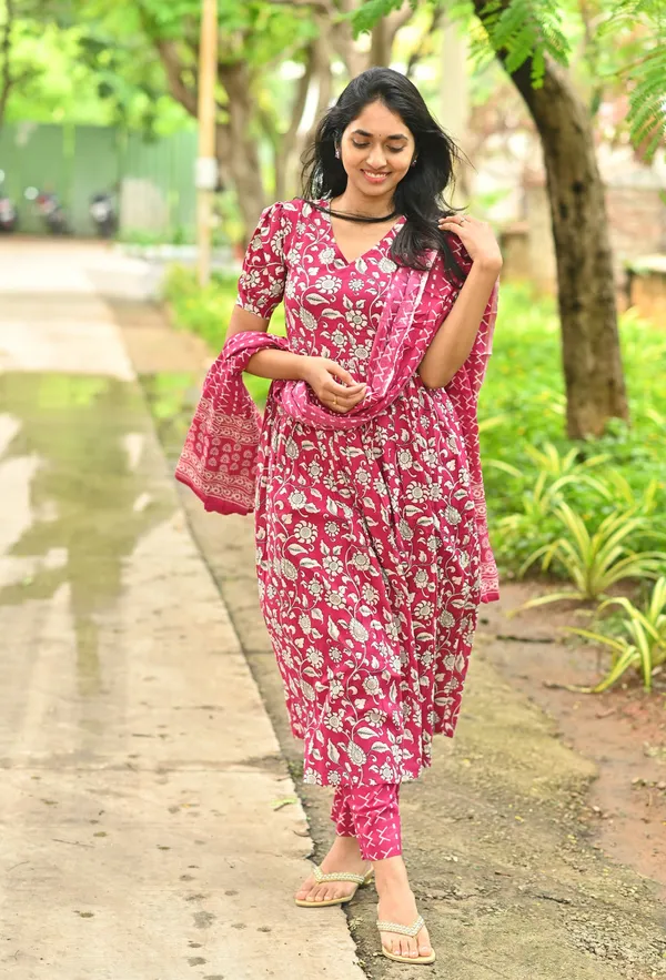 Cotton_Anarkali_For_Beautiful_Women_And_Girls