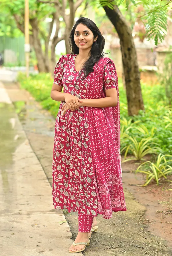 Cotton_Anarkali_For_Beautiful_Women_And_Girls