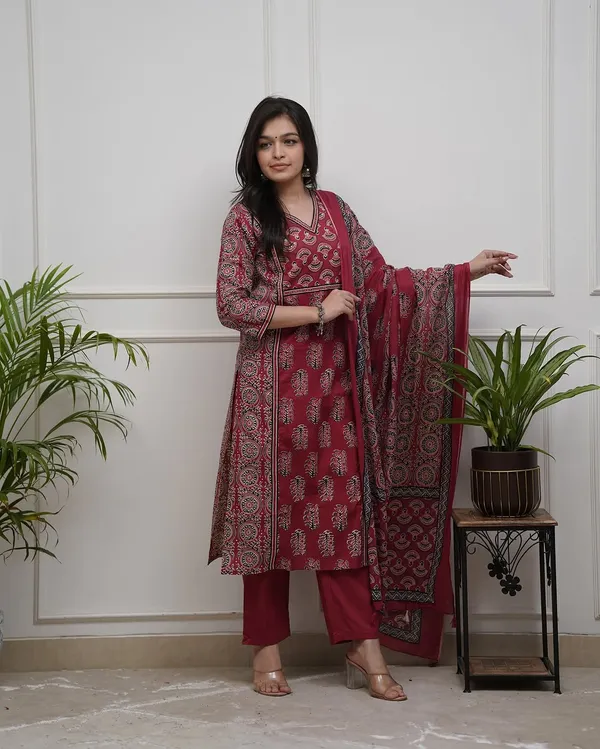 Cotton_Kurti_&_Pant_Dupatta_For_Women