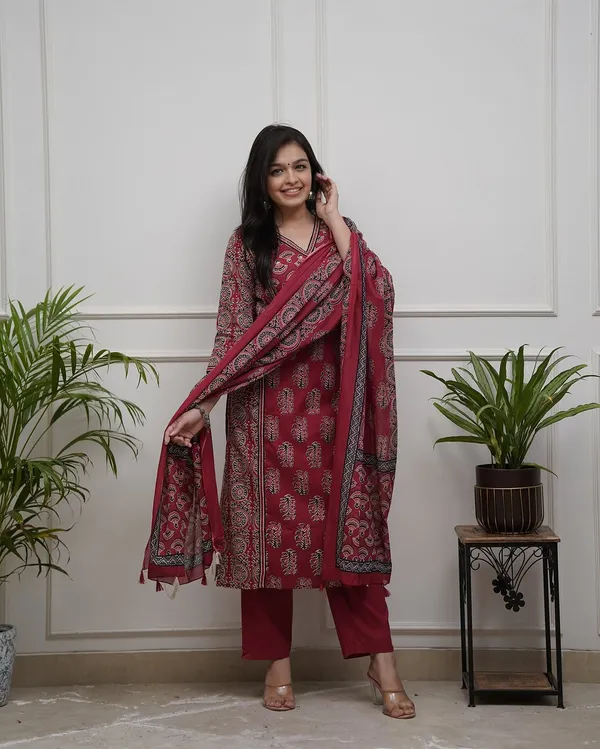 Cotton_Kurti_&_Pant_Dupatta_For_Women
