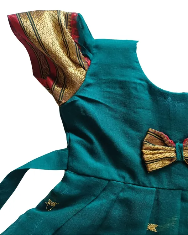 Morpankhi_Acrylic_Cotton_Premium_&_Elegant_Frock_For_Girls