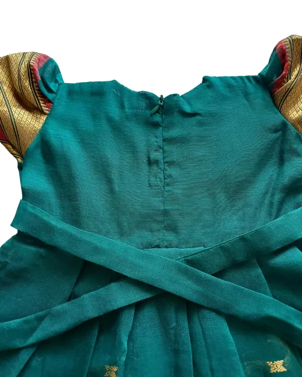 Morpankhi_Acrylic_Cotton_Premium_&_Elegant_Frock_For_Girls