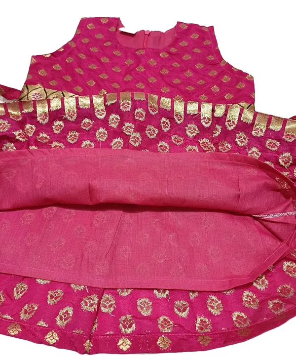 Pink_Broket_Premium_&_Elegant_Frock_For_Girls