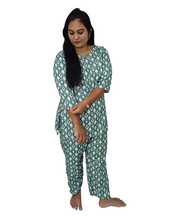 Pista_Cotton_Premium_&_Elegant_Kurta_&_Pyjama_Co-Ord_Set_For_Women