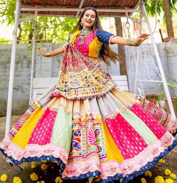 Choli_And_Lehenga_Pure_Dola_Tussar_Silk_Printed_Dola_Silk_Lehenga_Choli_With_Real_Mirror_Work_With_Heavy_Dupatta_For_Women