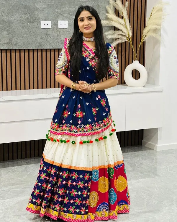 Choli_And_Lehenga_Pure_Dola_Tussar_Silk_Printed_Dola_Silk_Lehenga_Choli_With_Real_Mirror_Work_With_Heavy_Dupatta_For_Women