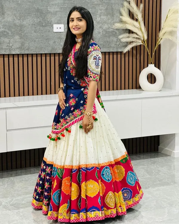 Choli_And_Lehenga_Pure_Dola_Tussar_Silk_Printed_Dola_Silk_Lehenga_Choli_With_Real_Mirror_Work_With_Heavy_Dupatta_For_Women