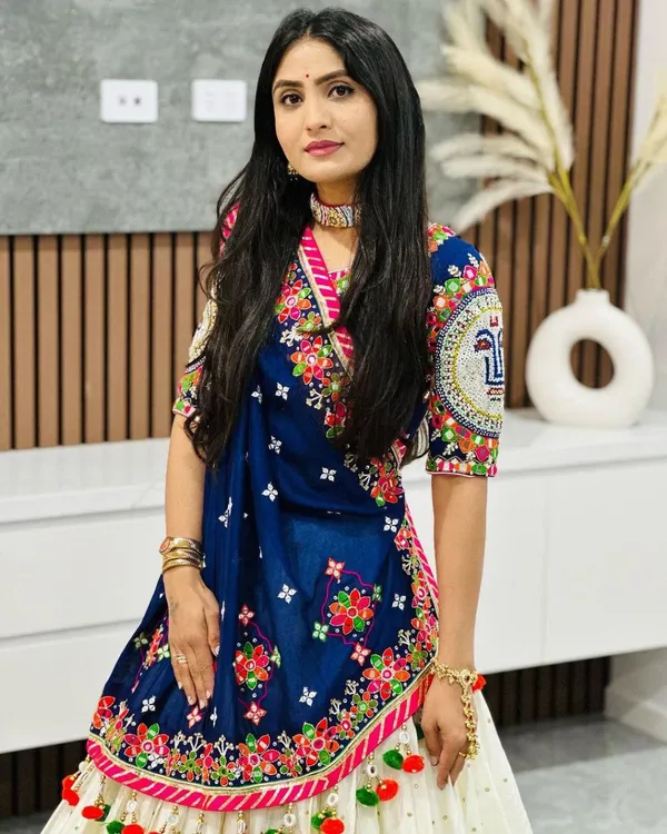 Choli_And_Lehenga_Pure_Dola_Tussar_Silk_Printed_Dola_Silk_Lehenga_Choli_With_Real_Mirror_Work_With_Heavy_Dupatta_For_Women