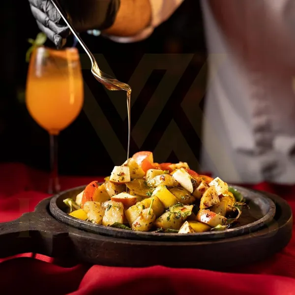 Brown_Iron_Sizzler_Plater_With_Wooden_Stand_|_Brownie_Sizzler_Plate_|_Wooden_Ovel_Sizzling_Brownie_Plate_|_Serving_Platter_|_Hot_Sizzling_Plate_|_5_Inch_Quarter_Size_Sizzler_Plate