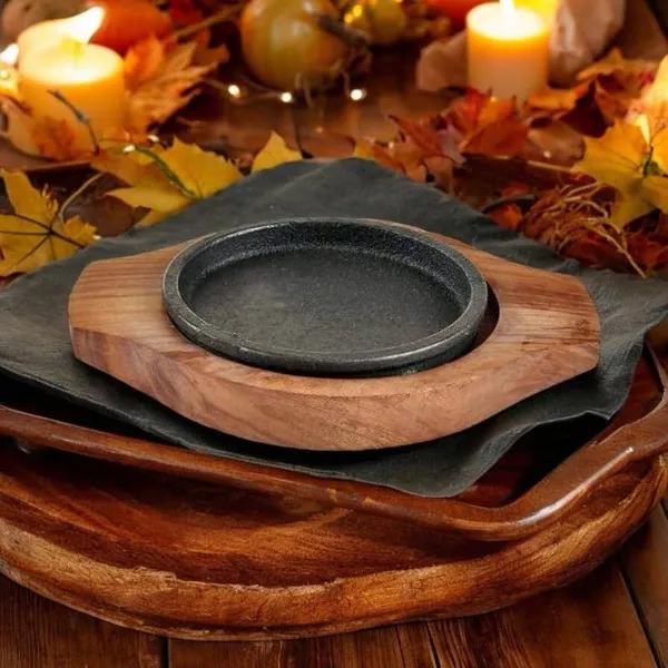 Brown_Iron_Sizzler_Plater_With_Wooden_Stand_|_Brownie_Sizzler_Plate_|_Wooden_Round_Sizzling_Brownie_Plate_|_Serving_Platter_|_Hot_Sizzling_Plate_|_5_Inch_Sizzler_Plate