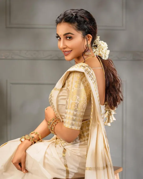 Multi_Colour_Kanajivaram_Soft_Lichi_Silk_Saree_With_Unstitching_Blouse_Piece_For_Women
