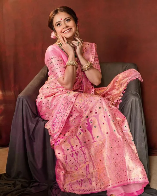 Pink_Woven_Banarasi_Soft_Lichi_Silk_Saree_With_Unstitched_Blouse_Piece_For_Women