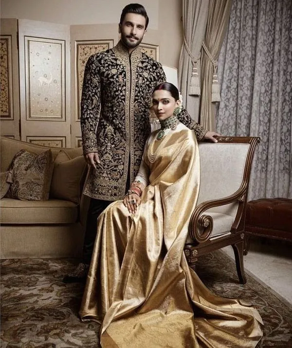 Gold_Woven_Soft_Lichi_Silk_Saree_With_Unstitched_Blouse_Piece_For_Women