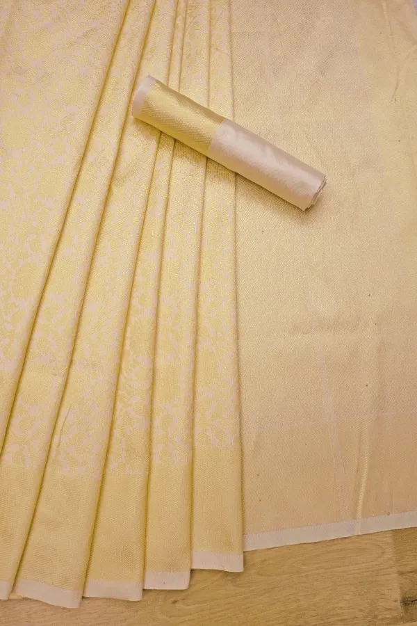Gold_Woven_Soft_Lichi_Silk_Saree_With_Unstitched_Blouse_Piece_For_Women