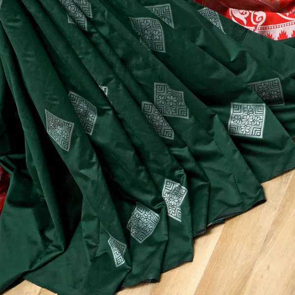 Red_Green_Woven_Soft_Lichi_Silk_Saree_With_Unstitched_Blouse_Piece_For_Women