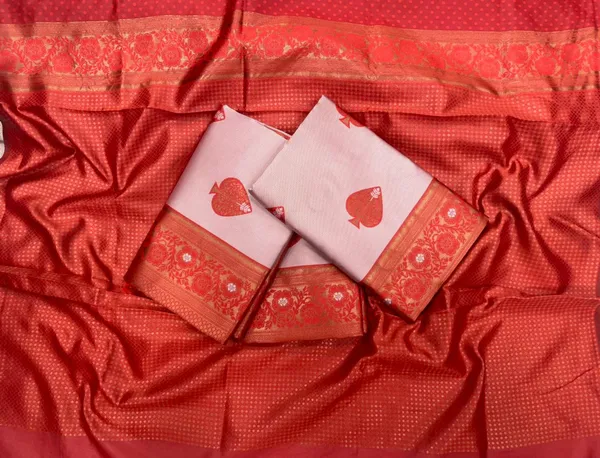 Pink_Woven_Kanjivaram_Soft_Lichi_Silk_Saree_With_Unstitched_Blouse_Piece_For_Women