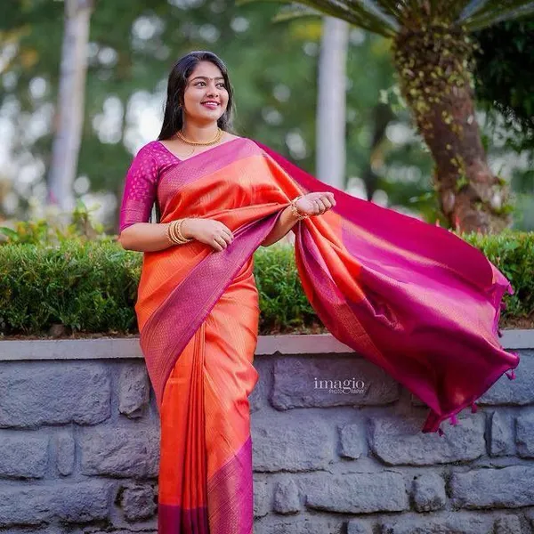 Orange_Woven_Kanjivaram_Soft_Lichi_Silk_Saree_With_Unstitched_Blouse_Piece_For_Women