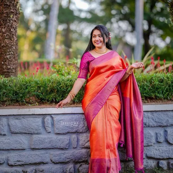 Orange_Woven_Kanjivaram_Soft_Lichi_Silk_Saree_With_Unstitched_Blouse_Piece_For_Women