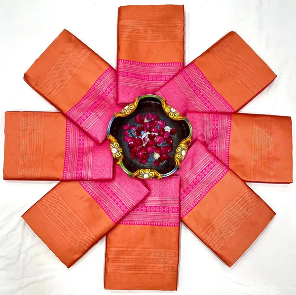 Orange_Woven_Kanjivaram_Soft_Lichi_Silk_Saree_With_Unstitched_Blouse_Piece_For_Women