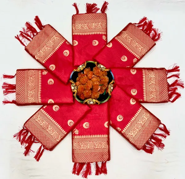 Red_Woven_Kanjivaram_Soft_Lichi_Silk_Blended_Saree_With_Unstitched_Blouse_Piece_For_Women