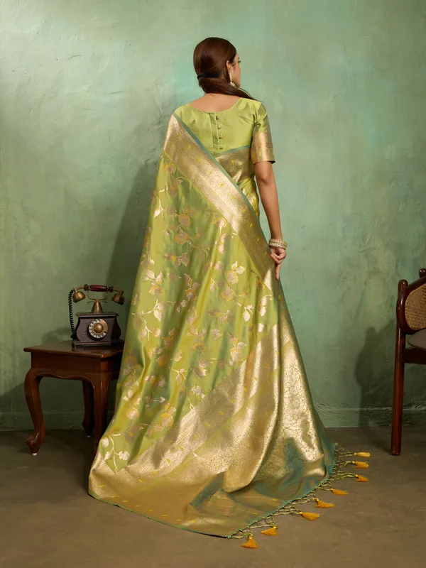 Mehendi_Green_Banarasi_Silk_Saree_with_Golden_Zari_Weaving