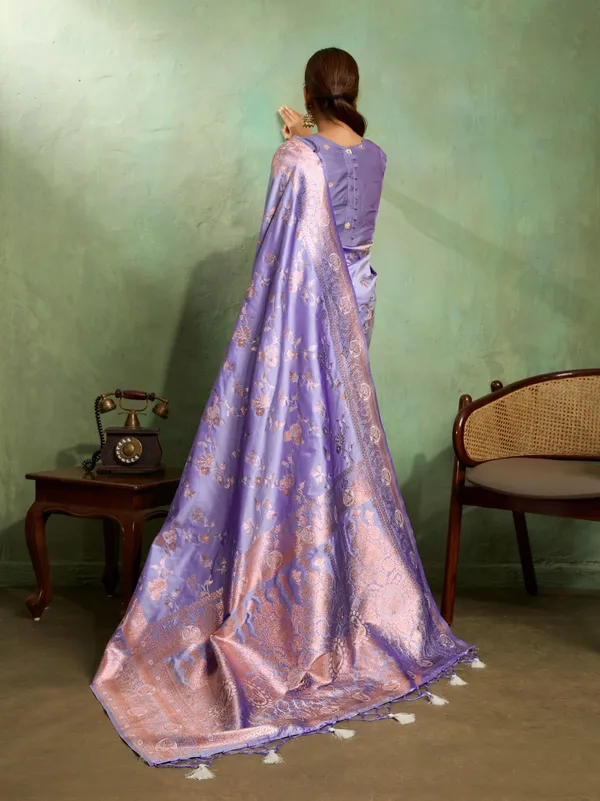 Lavender_Banarasi_Silk_Saree_with_Rose_Gold_Zari_Weave