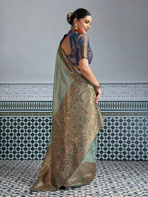 Sea_Green_Platinum_Kanjivaram_Silk_Saree_with_Meenakari_Jaal_Weave
