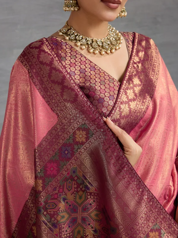 Rose_Pink_Kanjivaram_Soft_Silk_Saree_With_Meenakari_Pallu_&_Double_Zari_Kadiyal_Border_For_Women
