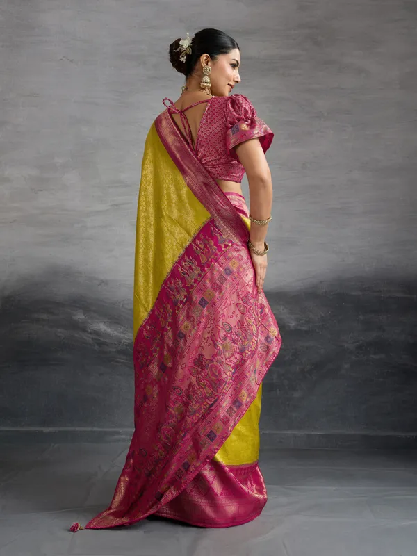 Mustard_Yellow_&_Pink_Kanjivaram_Silk_Saree
