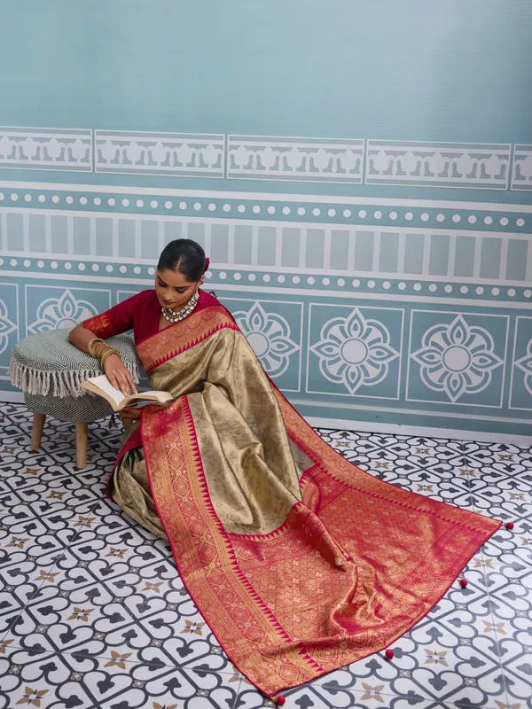 Antique_Gold_&_Red_Kanjivaram_Silk_Saree