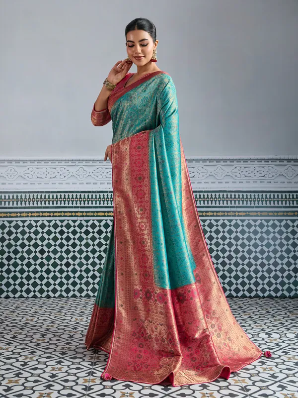 Teal_Blue_&_Rani_Pink_Kanjivaram_Mul_Silk_Meenakari_Saree