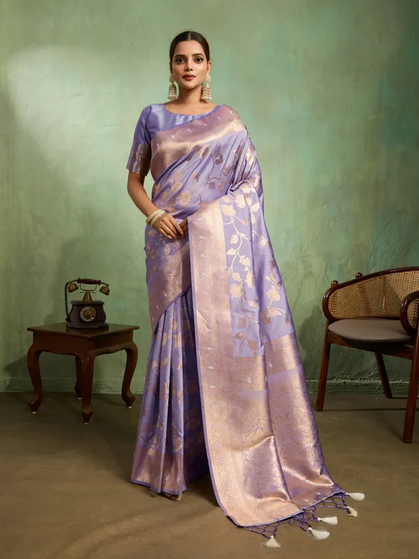 Lavender_Purple_Banarasi_Silk_Saree_with_Golden_Zari_Weaving