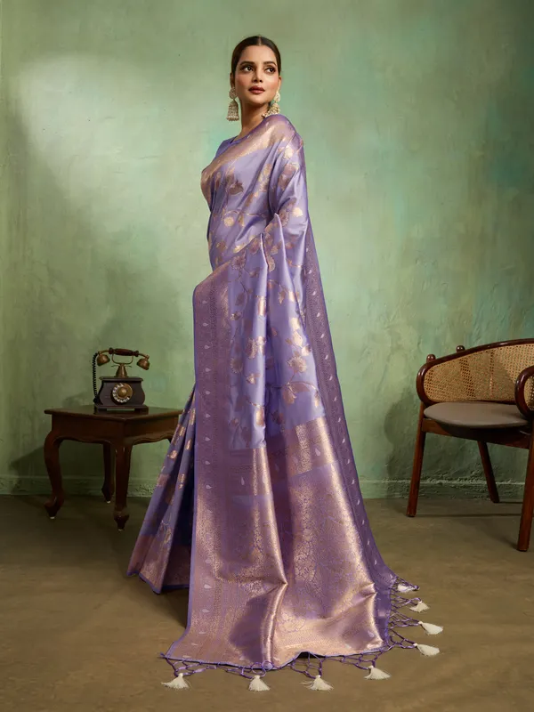 Lavender_Purple_Banarasi_Silk_Saree_with_Golden_Zari_Weaving