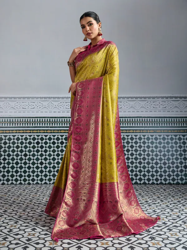Mustard_Yellow_&_Rani_Pink_Kanjivaram_Silk_Saree_with_Meenakari_Jaal_Weave