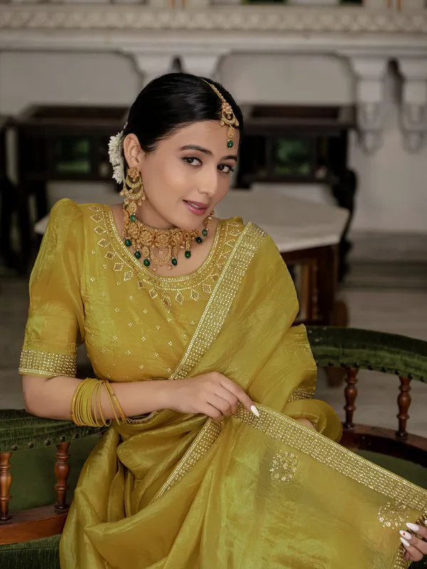 Mustard_Yellow_Gold_Crush_Saree_For_Women
