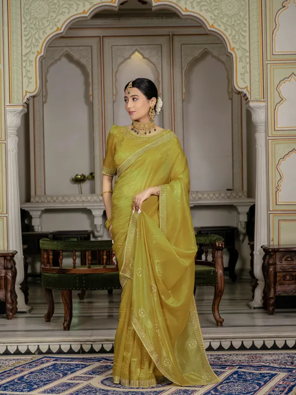 Mustard_Yellow_Gold_Crush_Saree_For_Women