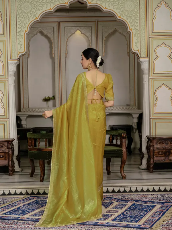 Mustard_Yellow_Gold_Crush_Saree_For_Women