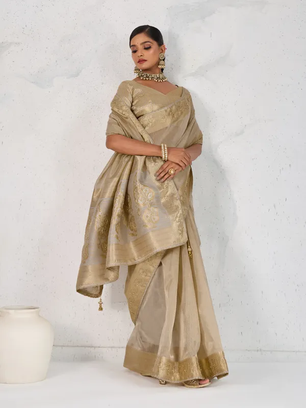 Champagne_Gold_Tissue_Linen_Saree_With_Handcrafted_Zardosi_Pallu_&_Embellished_Border_For_Women