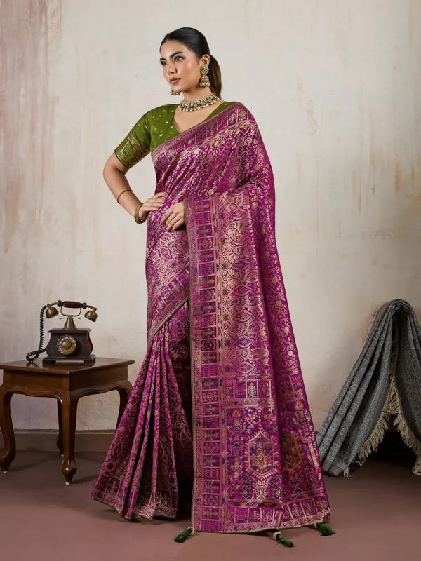 Olive_Green_&_Magenta_Banarasi_Silk_Saree