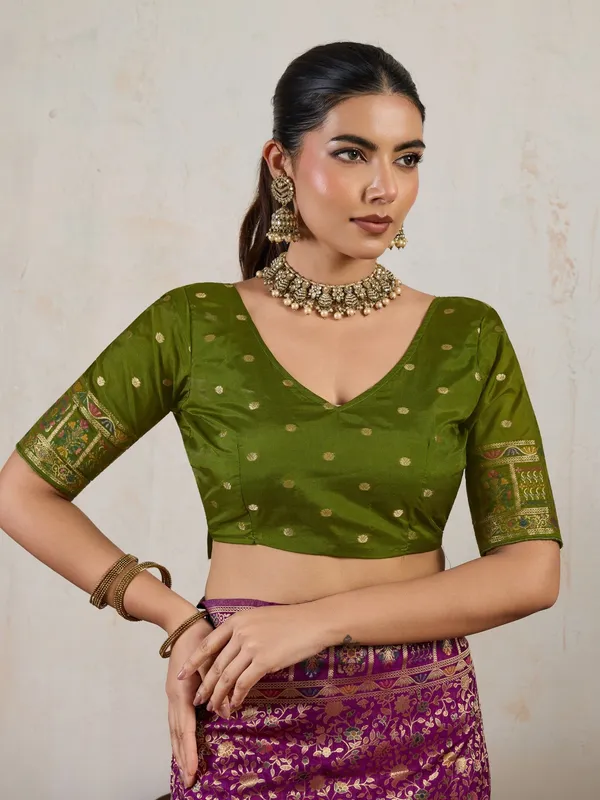Olive_Green_&_Magenta_Banarasi_Silk_Saree