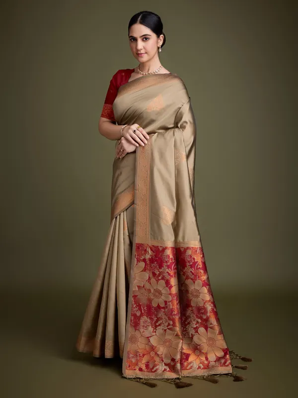 Gold_&_Red_En_Soft_Banarasi_Silk_With_Fancy_Digital_Woven_Pallu_&_Maroon_Blouse_Saree_For_Women