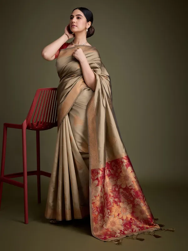 Gold_&_Red_En_Soft_Banarasi_Silk_With_Fancy_Digital_Woven_Pallu_&_Maroon_Blouse_Saree_For_Women