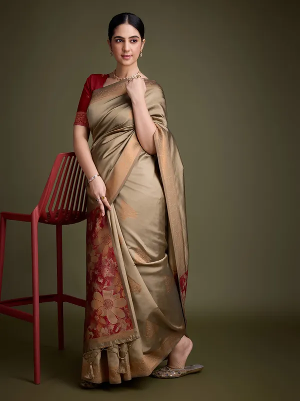 Gold_&_Red_En_Soft_Banarasi_Silk_With_Fancy_Digital_Woven_Pallu_&_Maroon_Blouse_Saree_For_Women