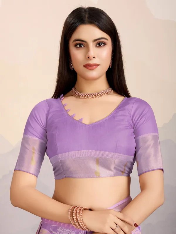 Graceful_Lavender_Purple_Mriga_Patolsi_Dola_Satin_With_3D_Fauna_Print,_Zari_Patta_&_Designer_Tassels_Saree_For_Women