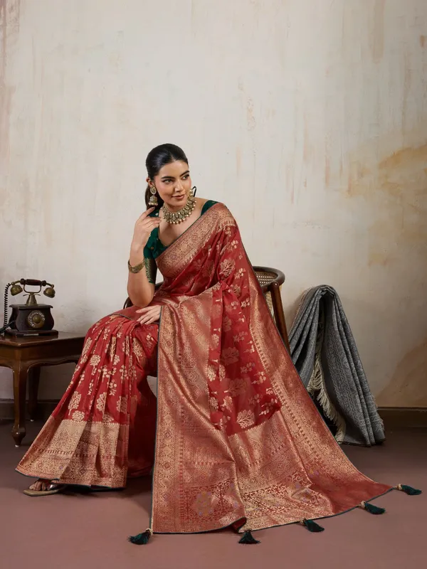 Bottle_Green_&_Deep_Red_Soft_Silk_Saree_with_Antique_Zari_Weave
