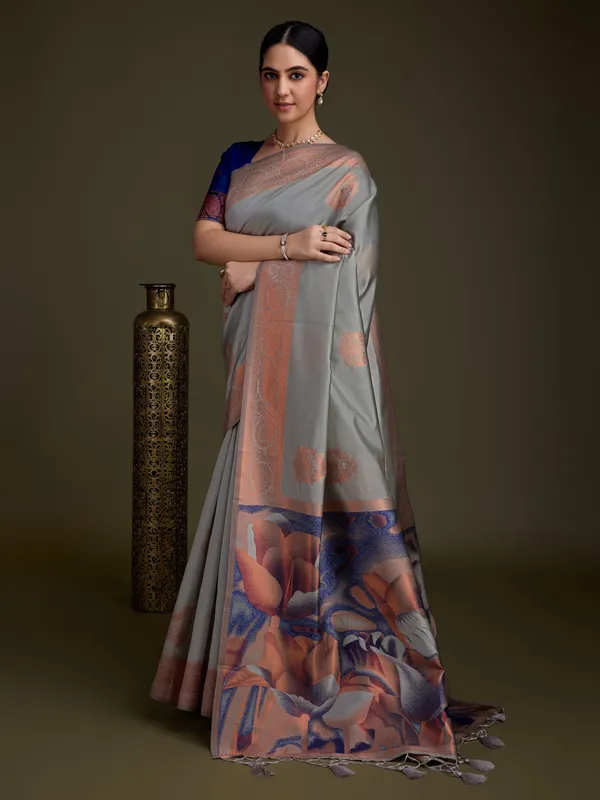 Green_Peacock_Soft_Banarasi_Silk_With_Fancy_Digital_Woven_Pallu_Saree_For_Women