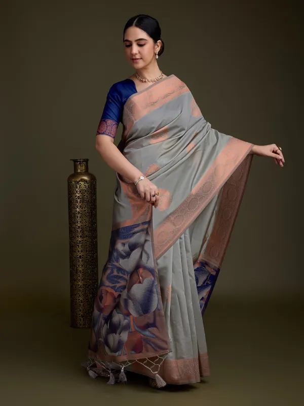 Green_Peacock_Soft_Banarasi_Silk_With_Fancy_Digital_Woven_Pallu_Saree_For_Women